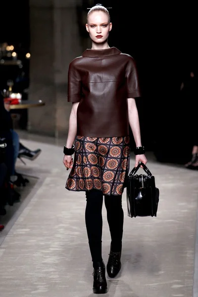 Look 32